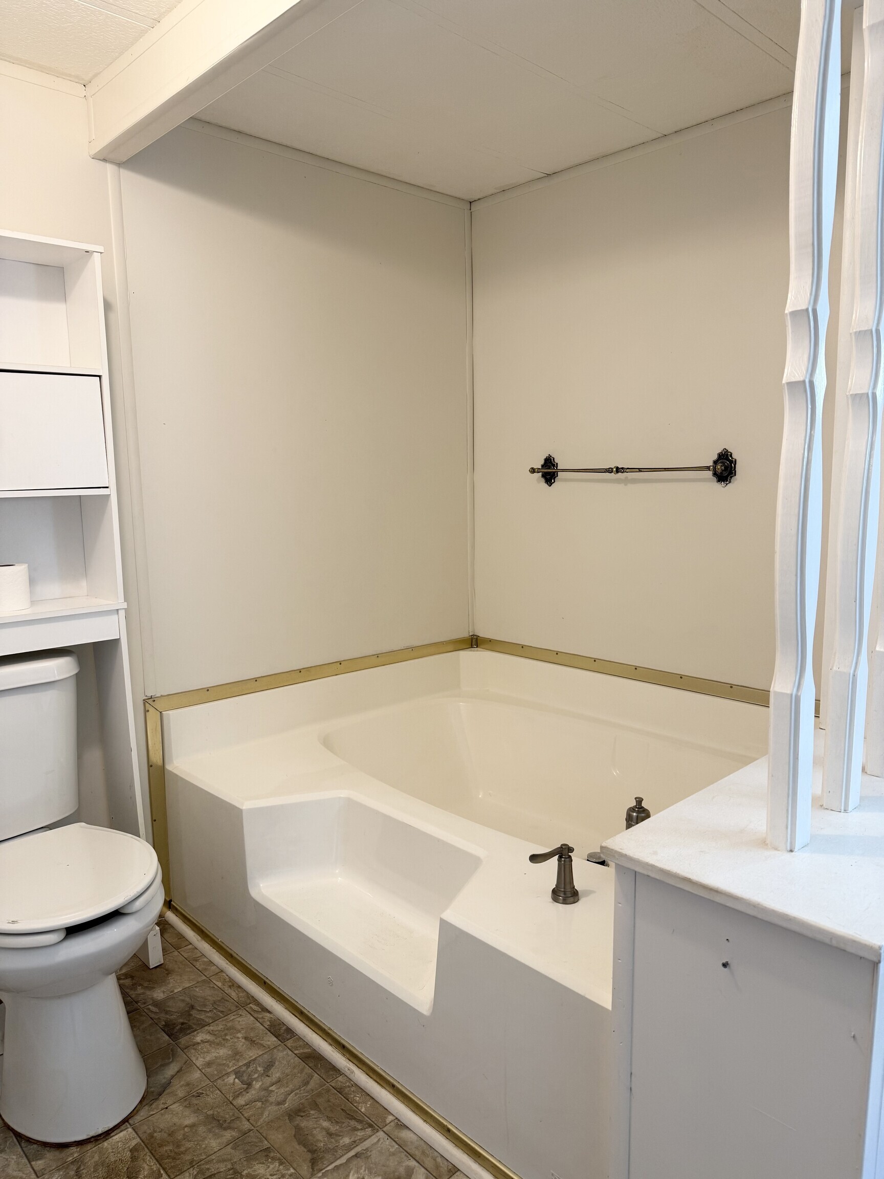 Photo 15 of 23 Thunderbird Drive, Naugatuck, CT