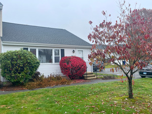 Homes for sale in Glastonbury, CT | 19 Stonecress Ln #19, Glastonbury, CT 06033 | MLS# 24129991