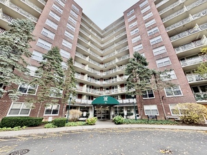 Homes for sale in Stamford, CT | 71 Strawberry Hill Ave #APT 421, Stamford, CT 06902 | MLS# 24138734