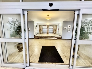 Homes for sale in Stamford, CT | 71 Strawberry Hill Ave #APT 421, Stamford, CT 06902 | MLS# 24138734