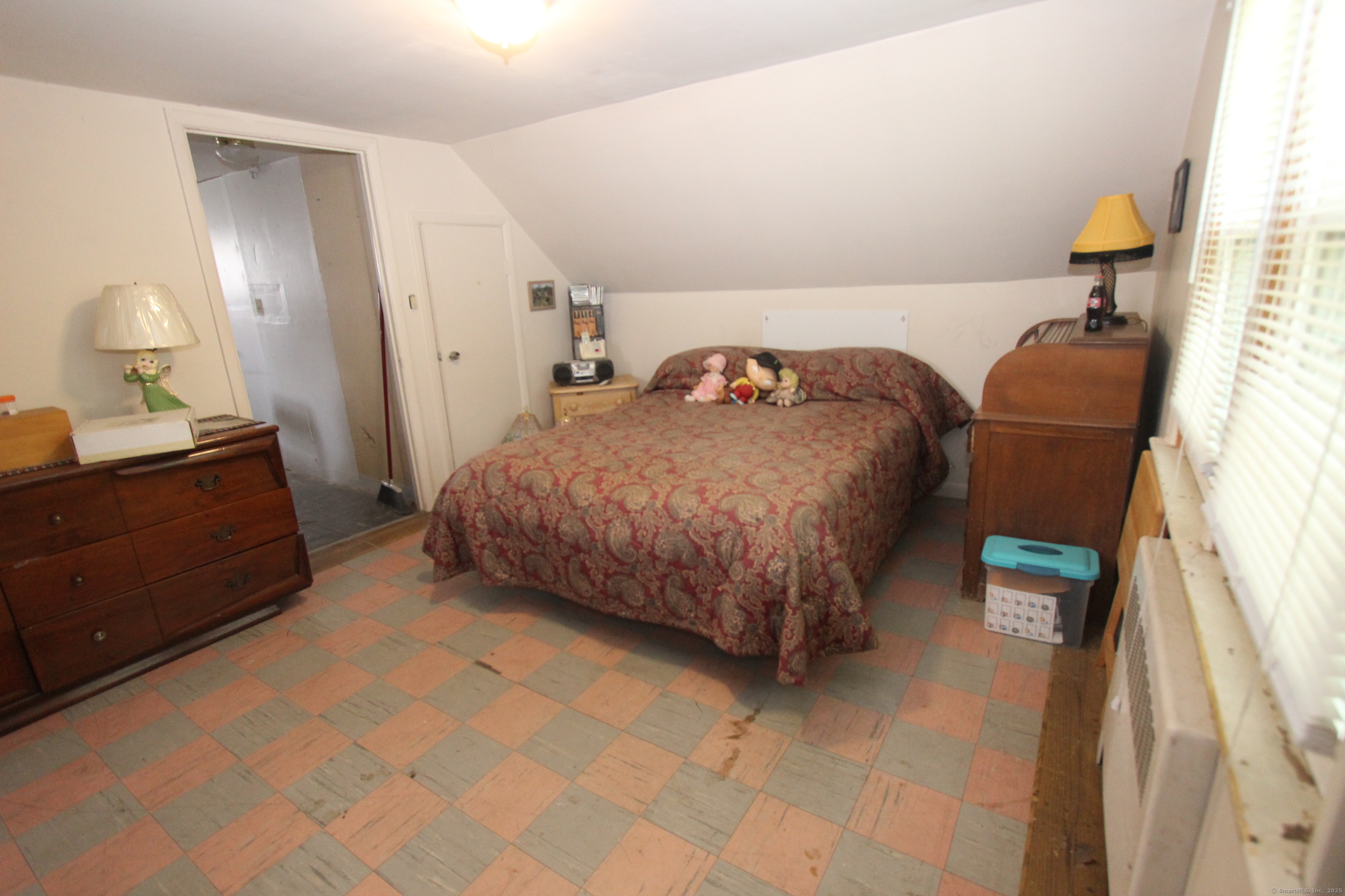 Photo 12 of 66 Birch Avenue, Milford, CT