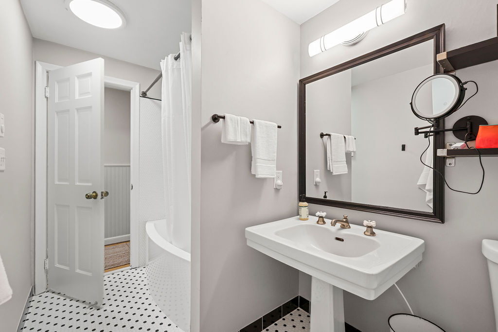 9 Blue Bird, Middletown, 06457, 3 Bedrooms Bedrooms, 0 ,1 BathroomBathrooms,Residential Rental,For Sale,Blue Bird,0,24139379