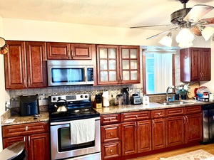 Homes for sale in West Haven, CT | 265 Tuthill St, West Haven, CT 06516 | MLS# 24139424