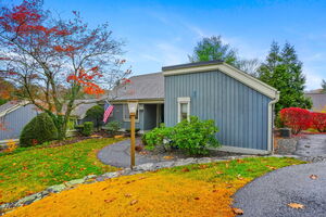 Homes for sale in Southbury, CT | 511 Heritage Vlg #B, Southbury, CT 06488 | MLS# 24136461