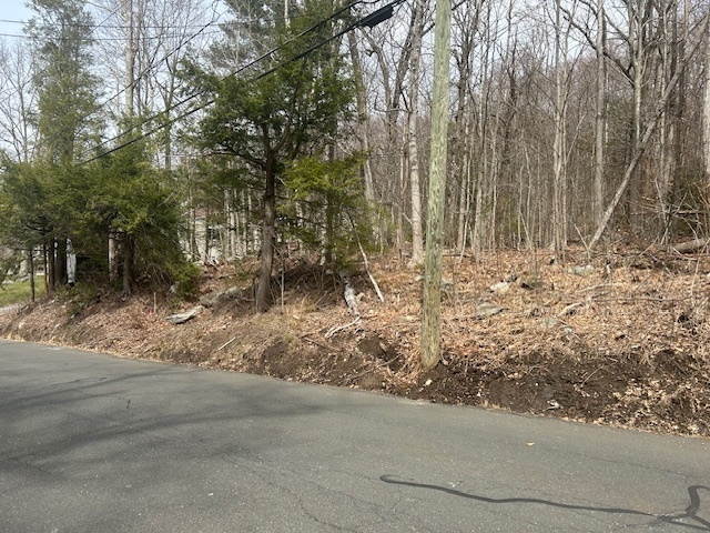 Photo 6 of 605 Wakefield Boulevard, Winchester, CT