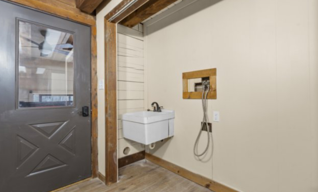 617 Guerdat, Torrington, 06790, 2 Bedrooms Bedrooms, 0 ,2 BathroomsBathrooms,Single Family For Sale,For Sale,Guerdat,0,24133999