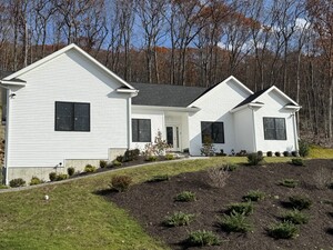 Homes for sale in Middlebury, CT | 2 Deer Run Rd, Middlebury, CT 06762 | MLS# 24110714