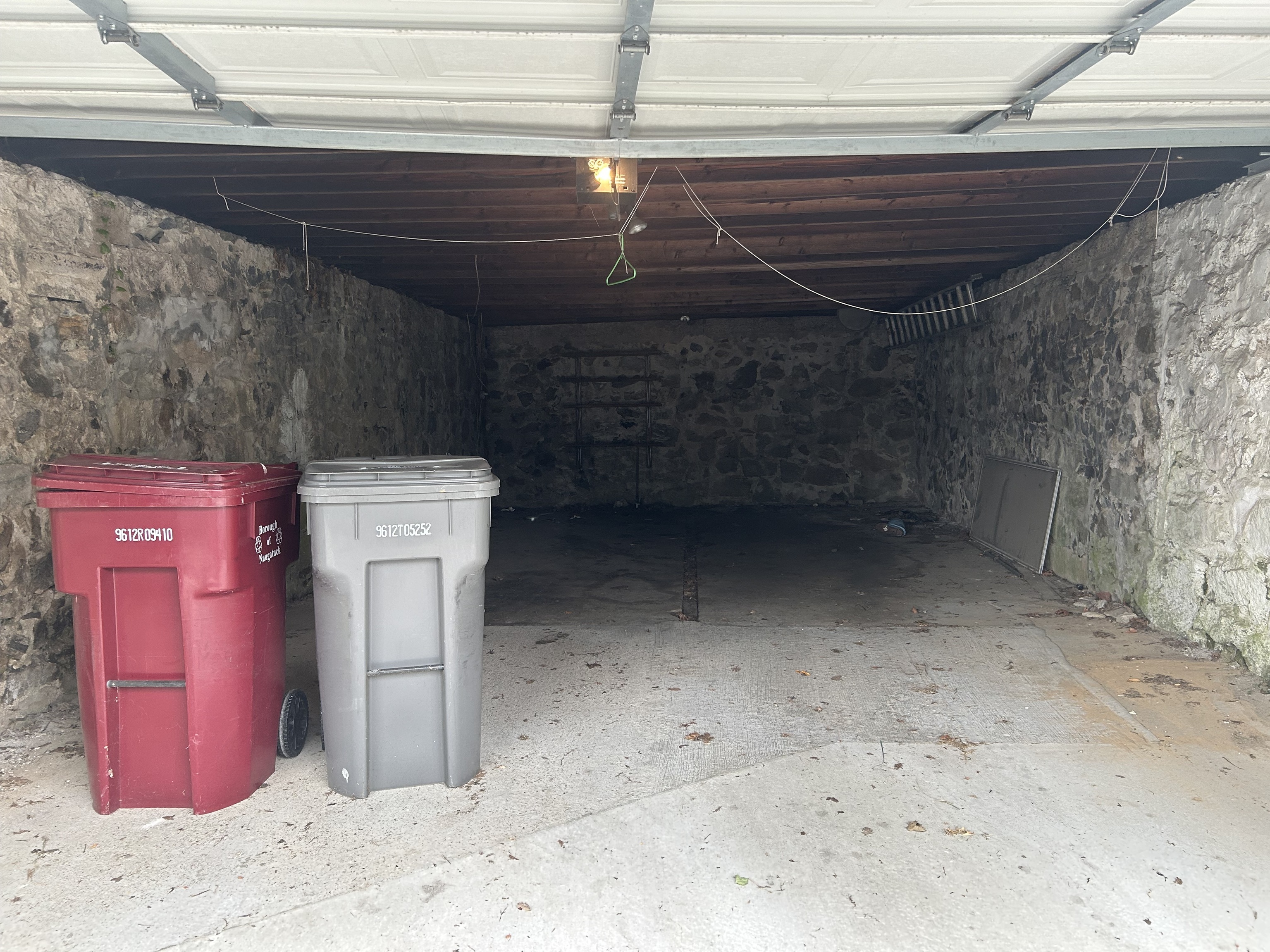 Homes for sale in Naugatuck, CT | 79 Ward St, Naugatuck, CT 06770 | MLS# 24139548