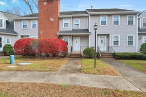 Homes for sale in Southington, CT | 220 W Main St #APT 2E, Southington, CT 06479 | MLS# 24139410