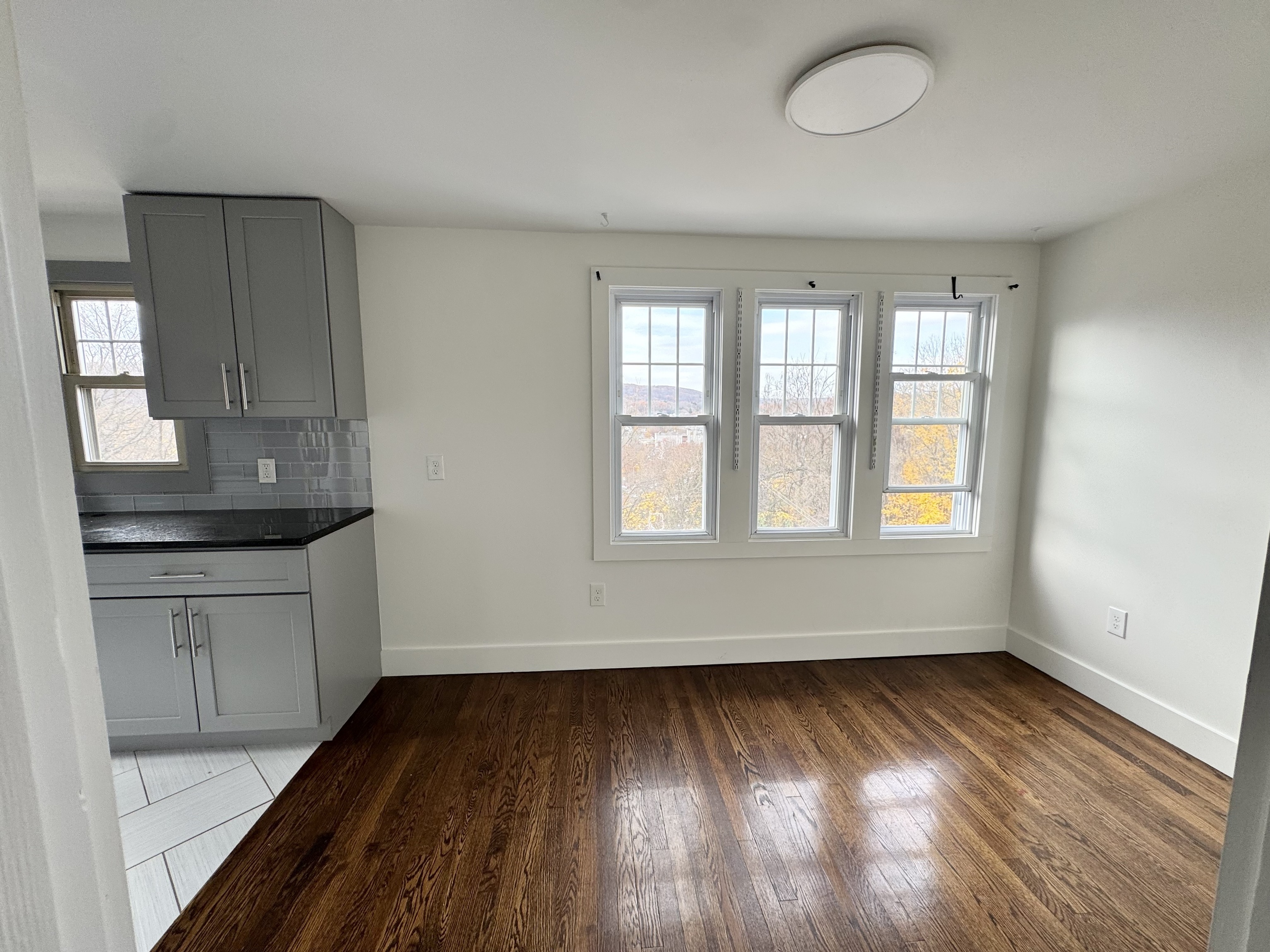 Photo 3 of 162 High Street, Naugatuck, CT