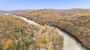 Homes for sale in Oxford, CT | 567 Roosevelt Dr, Oxford, CT 06478 | MLS# 24139533