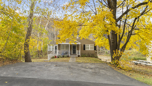 Homes for sale in Oxford, CT | 567 Roosevelt Dr, Oxford, CT 06478 | MLS# 24139533