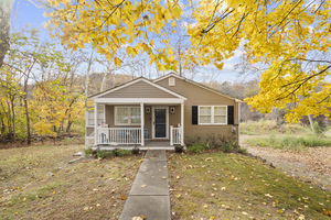 Homes for sale in Oxford, CT | 567 Roosevelt Dr, Oxford, CT 06478 | MLS# 24139533