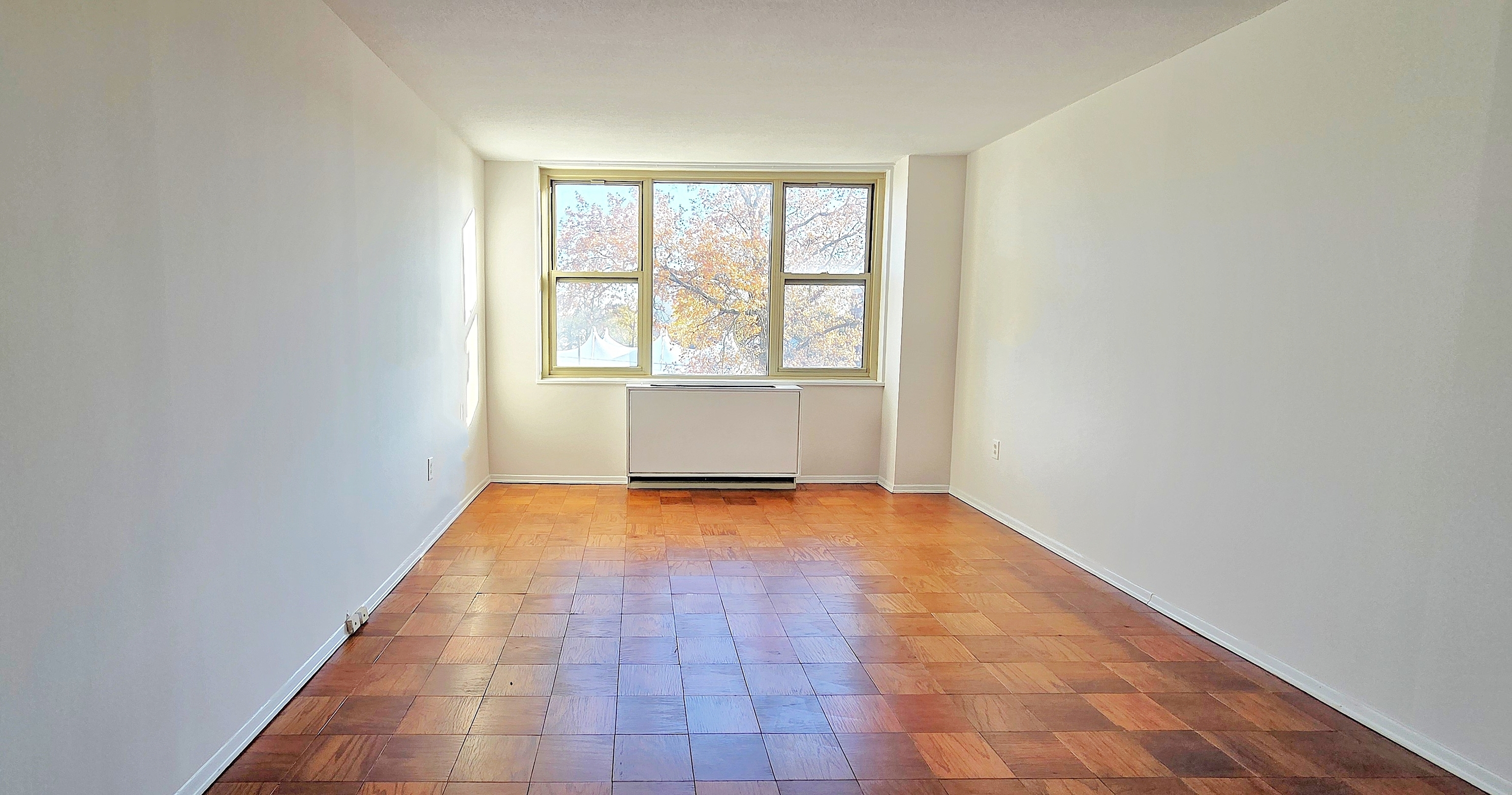 1 Strawberry Hill, Stamford, 06902, 2 Bedrooms Bedrooms, 0 ,2 BathroomsBathrooms,Condo/co-op For Sale,For Sale,Strawberry Hill,0,24139629