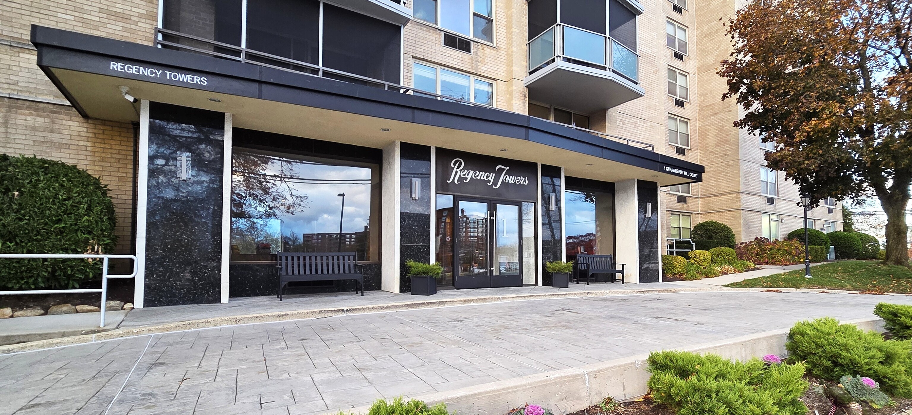 1 Strawberry Hill, Stamford, 06902, 2 Bedrooms Bedrooms, 0 ,2 BathroomsBathrooms,Condo/co-op For Sale,For Sale,Strawberry Hill,0,24139629