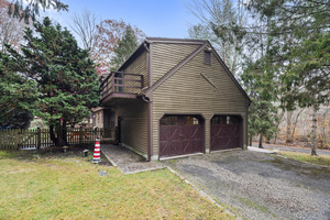 Homes for sale in Madison, CT | 25 Copperstone Ln, Madison, CT 06443 | MLS# 24139718