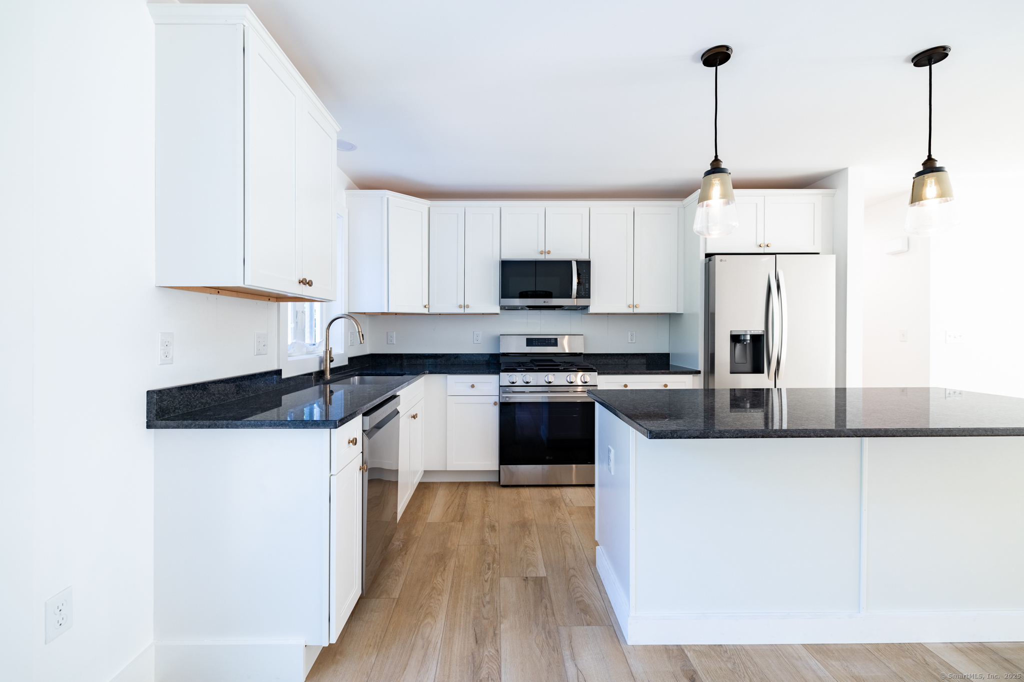 176 Rockwell, Bristol, 06010, 3 Bedrooms Bedrooms, 0 ,2 BathroomsBathrooms,Single Family For Sale,For Sale,Rockwell,0,24139893