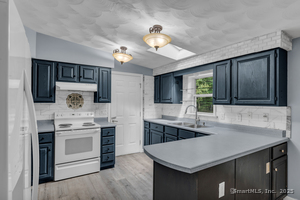 Homes for sale in Montville, CT | 2 Mountain Laurel Rdg, Montville, CT 06382 | MLS# 24139866