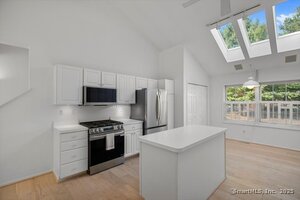 Homes for sale in Shelton, CT | 39 L Hermitage Dr #39, Shelton, CT 06484 | MLS# 24139990