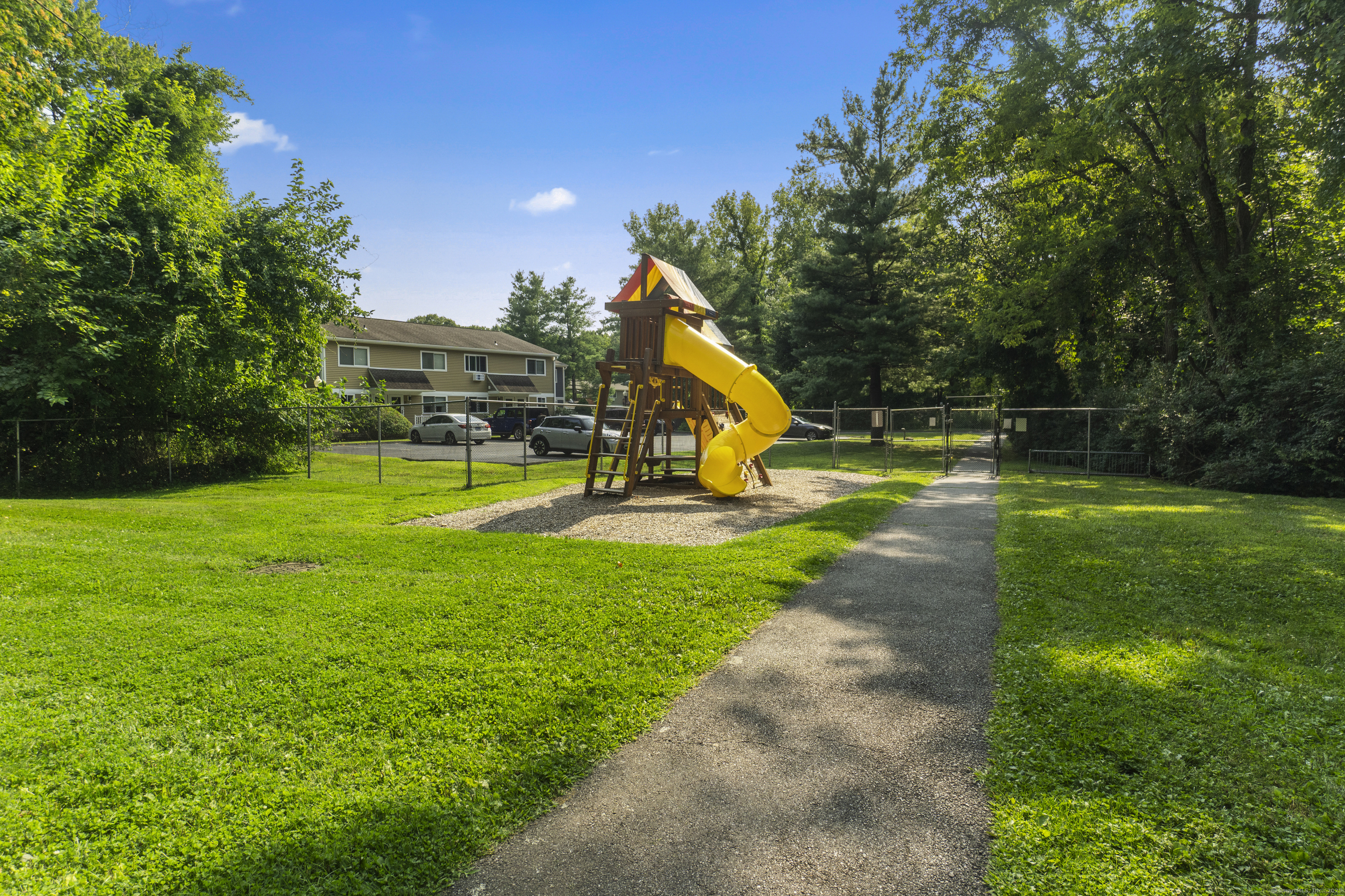 Photo 20 of 8 Rose Lane, Danbury, CT