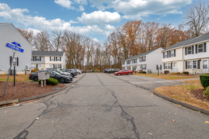 Homes for sale in Glastonbury, CT | 3 Periwinkle Ln #3, Glastonbury, CT 06033 | MLS# 24139535