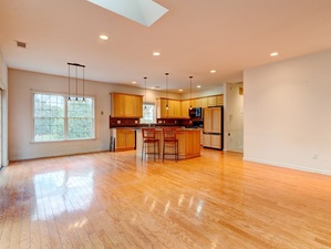 Homes for sale in Farmington, CT | 24 Worthington Dr #24, Farmington, CT 06032 | MLS# 24137769