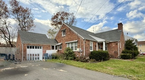 Homes for sale in New Britain, CT | 152 Oakland Ave, New Britain, CT 06053 | MLS# 24139680