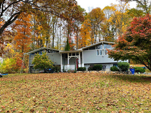 Homes for sale in Brookfield, CT | 1 Bayberry Dr, Brookfield, CT 06804 | MLS# 24131415