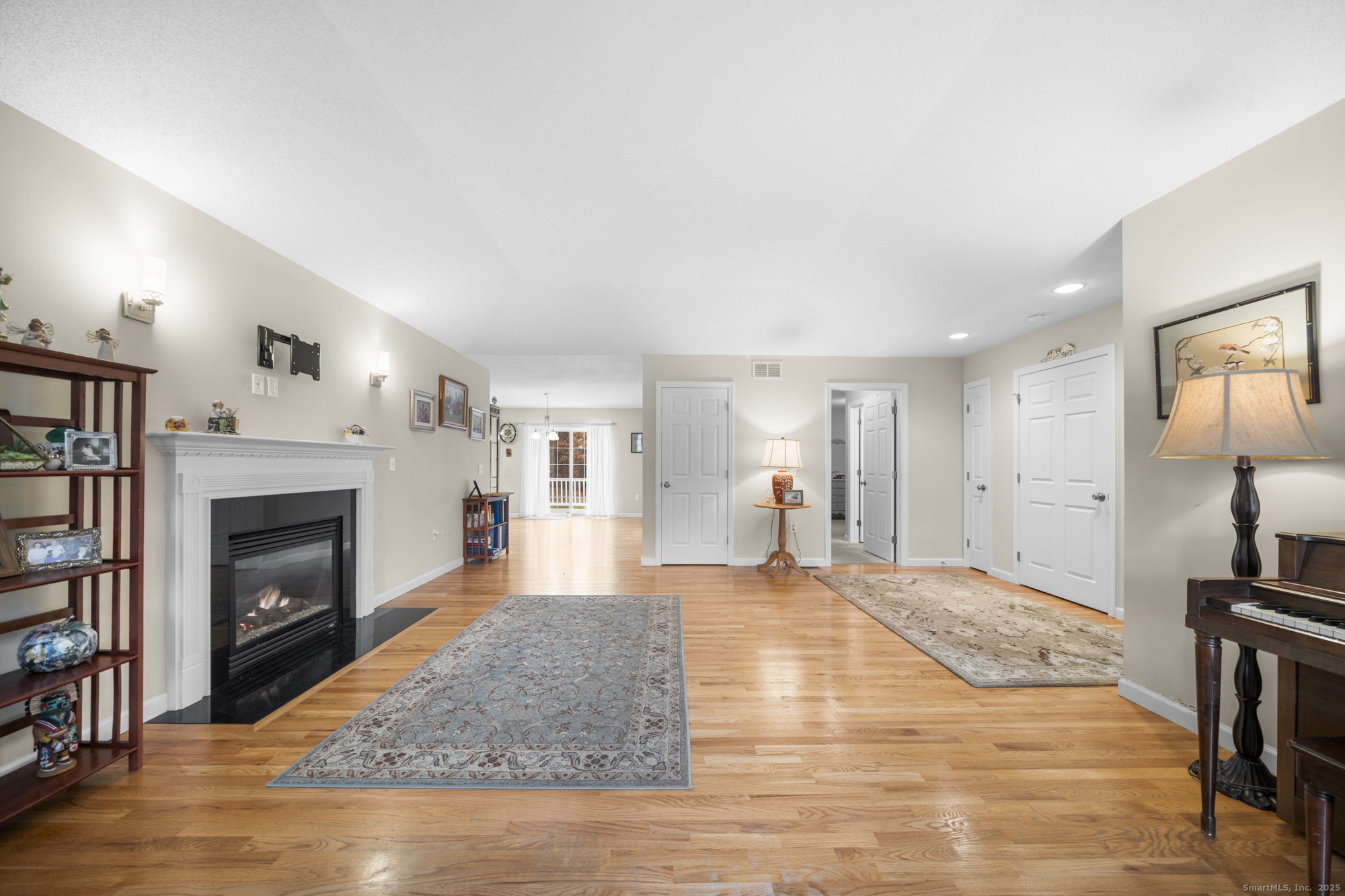 12 Woodridge Drive 12