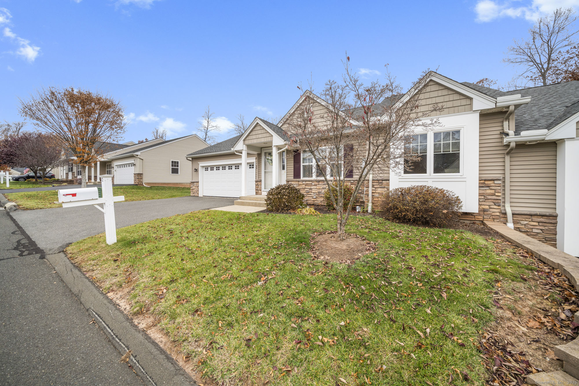 12 Woodridge Drive 12