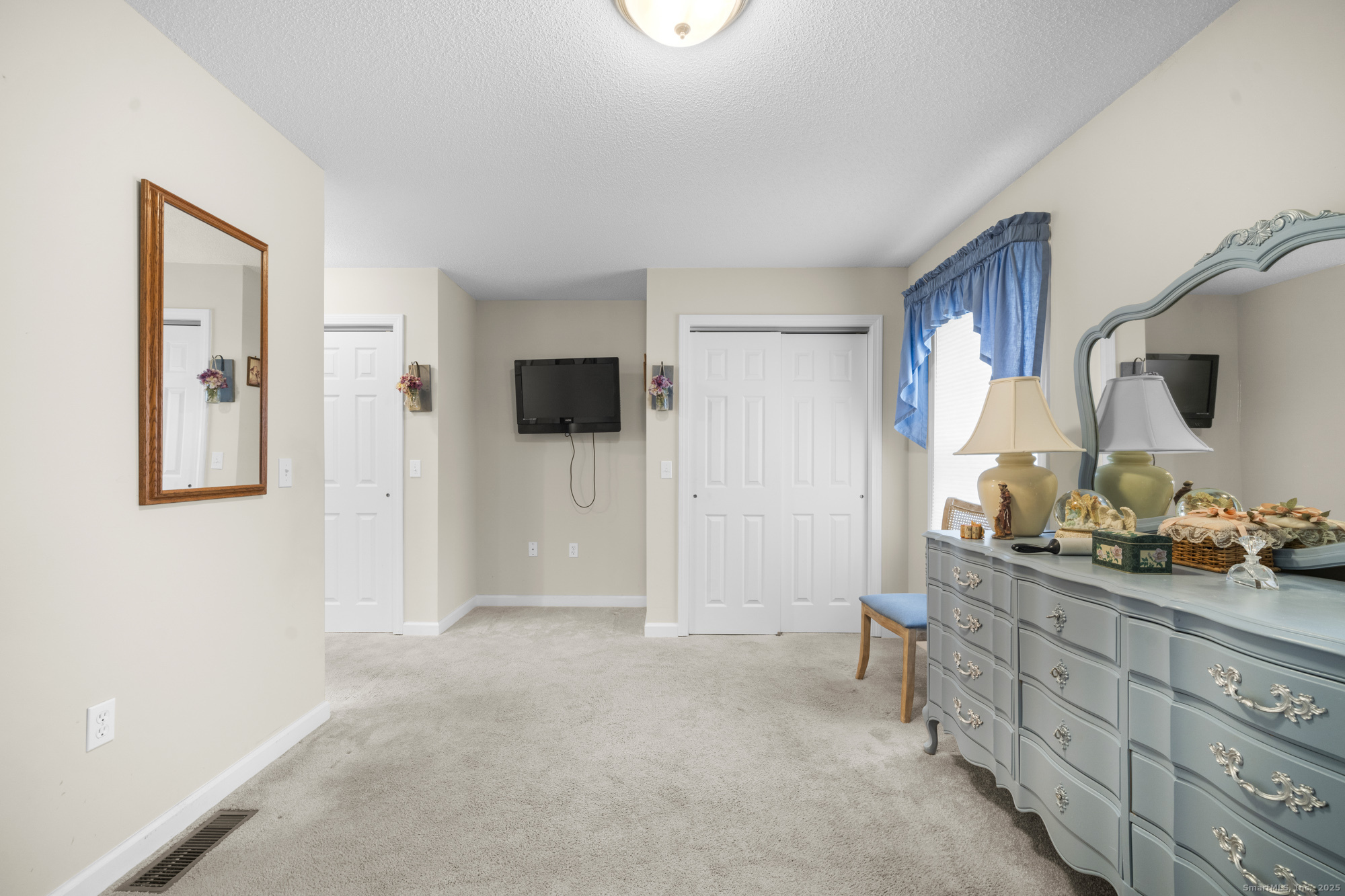 12 Woodridge Drive 12