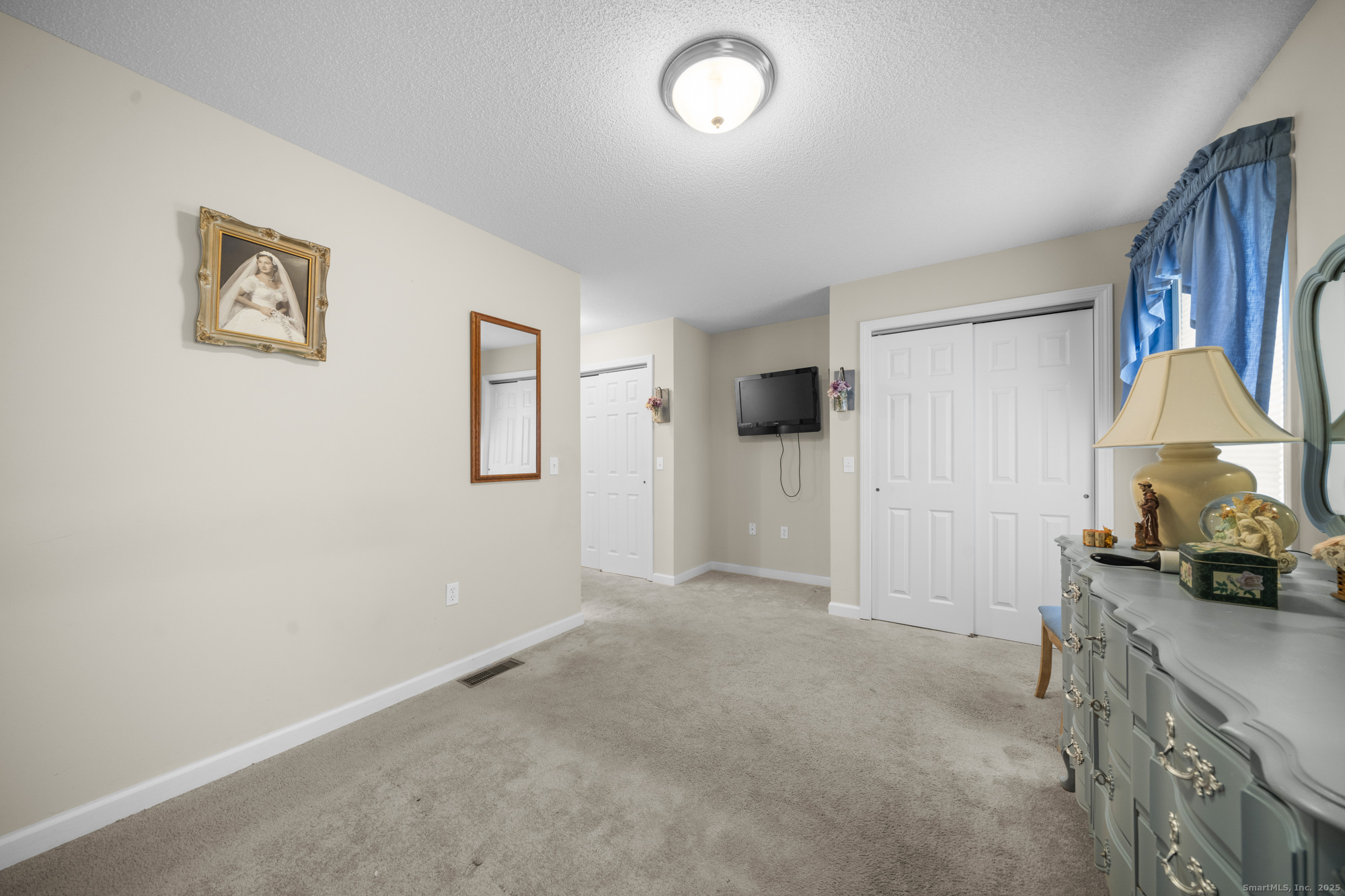 12 Woodridge Drive 12