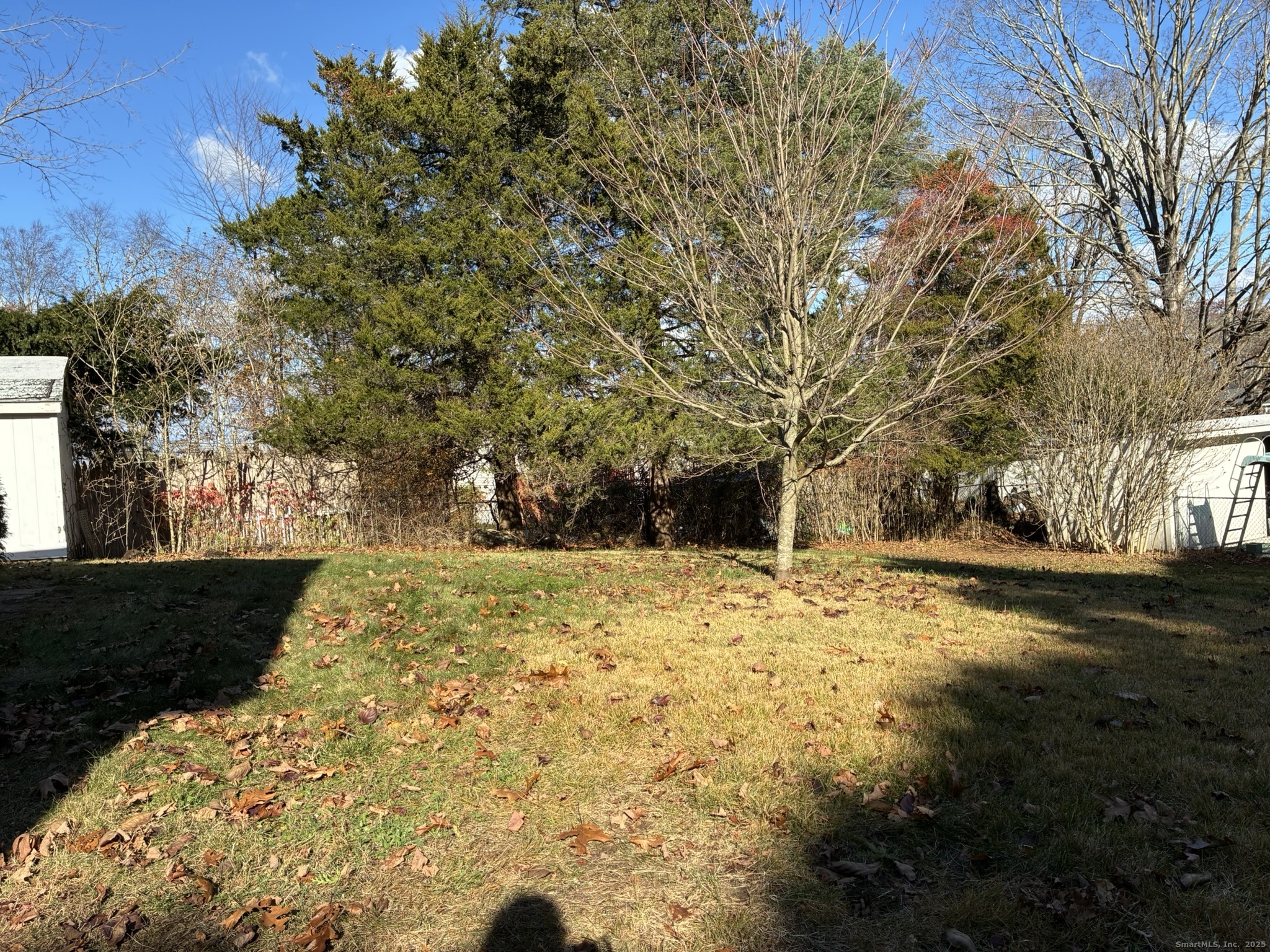 Homes for sale in Montville, CT | 21 Ridge Dr, Montville, CT 06382 | MLS# 24140089