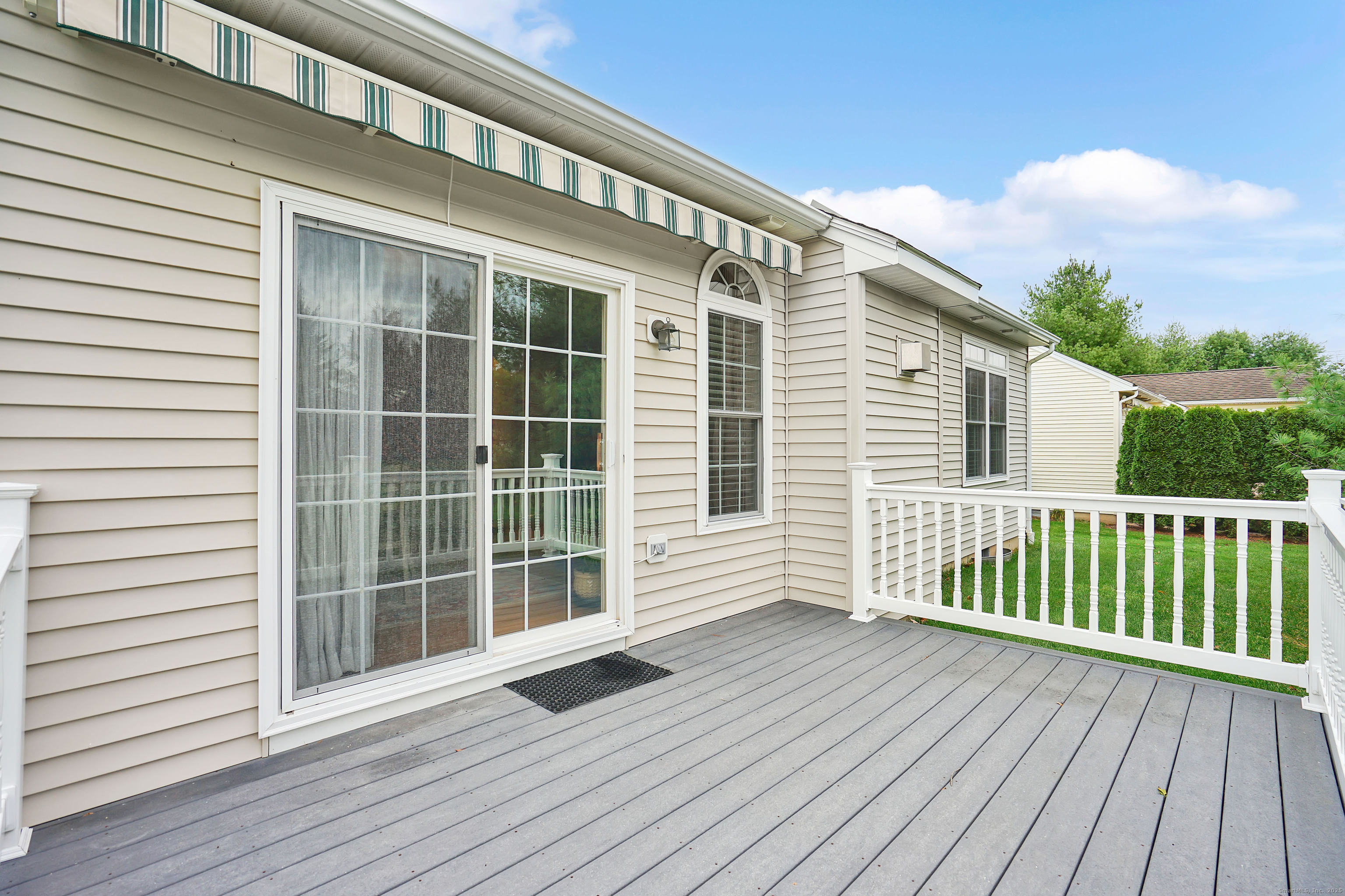 Homes for sale in Suffield, CT | 3 Green Briar Dr #3, Suffield, CT 06078 | MLS# 24140280