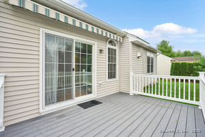 Homes for sale in Suffield, CT | 3 Green Briar Dr #3, Suffield, CT 06078 | MLS# 24140280