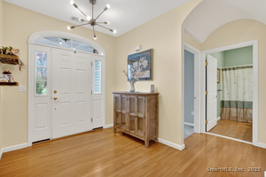 Homes for sale in Suffield, CT | 3 Green Briar Dr #3, Suffield, CT 06078 | MLS# 24140280