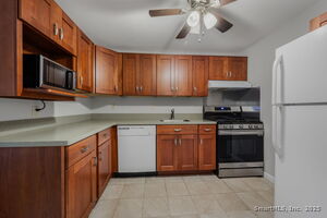 Homes for sale in Newington, CT | 263 Williamstown Ct #263, Newington, CT 06111 | MLS# 24131526