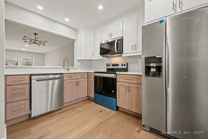 Homes for sale in Glastonbury, CT | 20 Newberry Ln #20, Glastonbury, CT 06033 | MLS# 24139881