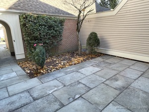 Homes for sale in Darien, CT | 8 Sedgwick Village Ln, Darien, CT 06820 | MLS# 24138189