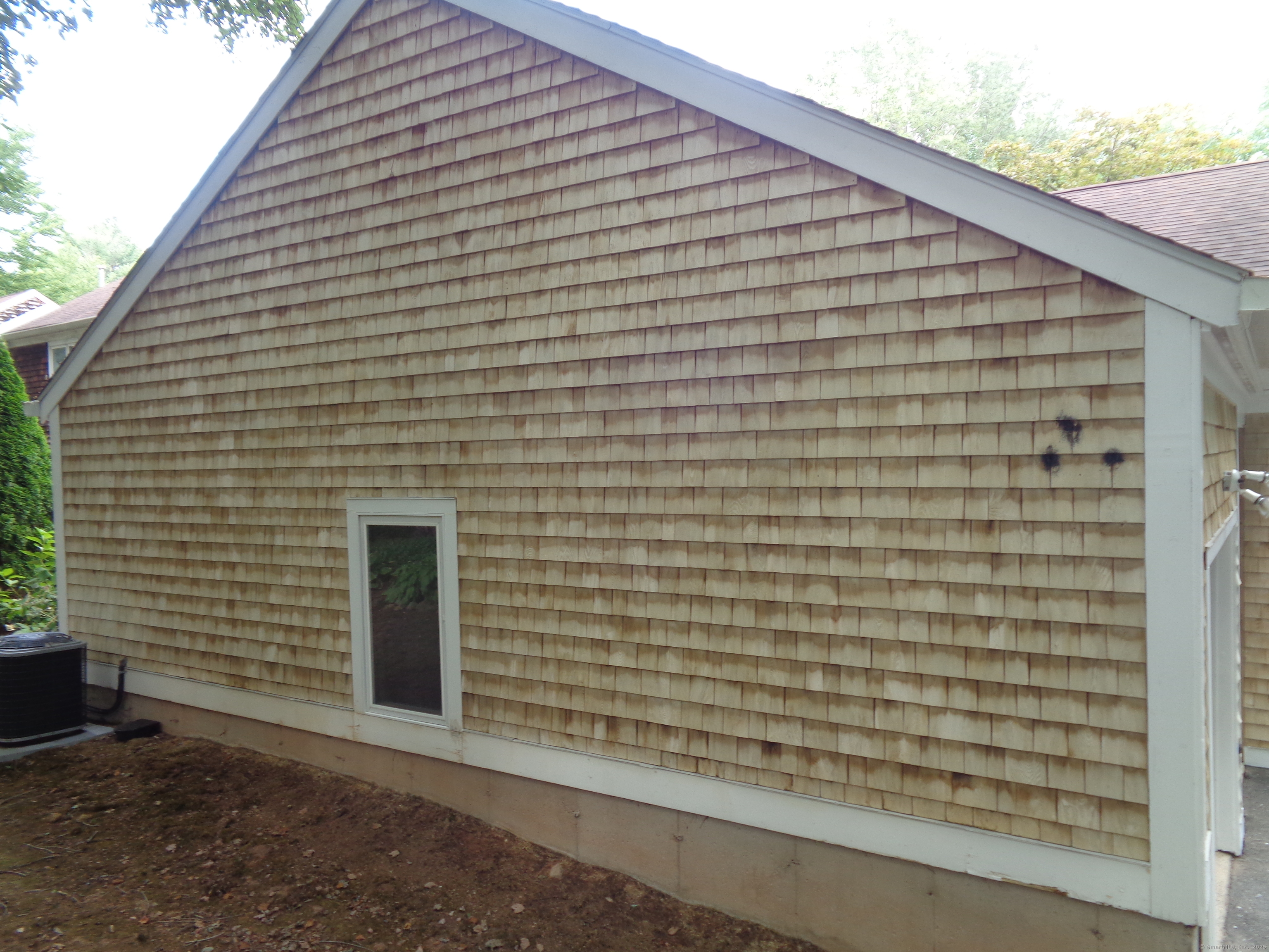 Photo 23 of 16 Cardinal Drive, Farmington, CT