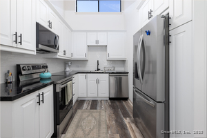 Homes for sale in Southbury, CT | 865 Heritage Vlg #B, Southbury, CT 06488 | MLS# 24138526