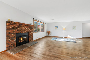 Homes for sale in Farmington, CT | 16 Cardinal Dr #16, Farmington, CT 06032 | MLS# 24140502