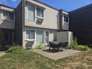 Homes for sale in West Haven, CT | 31 West Walk Walk #31, West Haven, CT 06516 | MLS# 24140184