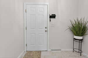 Homes for sale in Cromwell, CT | 30 Larkspur Dr #30, Cromwell, CT 06416 | MLS# 24140186