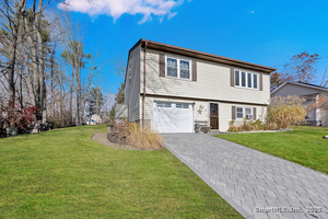 Homes for sale in Waterbury, CT | 25 Parkwood Ave, Waterbury, CT 06708 | MLS# 24140271