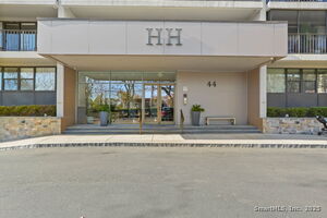 Homes for sale in Stamford, CT | 44 Strawberry Hill Ave #APT 1H, Stamford, CT 06902 | MLS# 24140571
