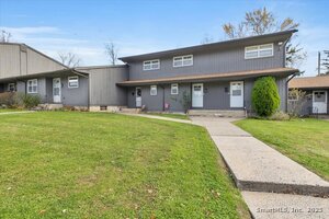 Homes for sale in Newington, CT | 131 Williamstown Ct #131, Newington, CT 06111 | MLS# 24140612