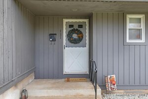 Homes for sale in Newington, CT | 131 Williamstown Ct #131, Newington, CT 06111 | MLS# 24140612