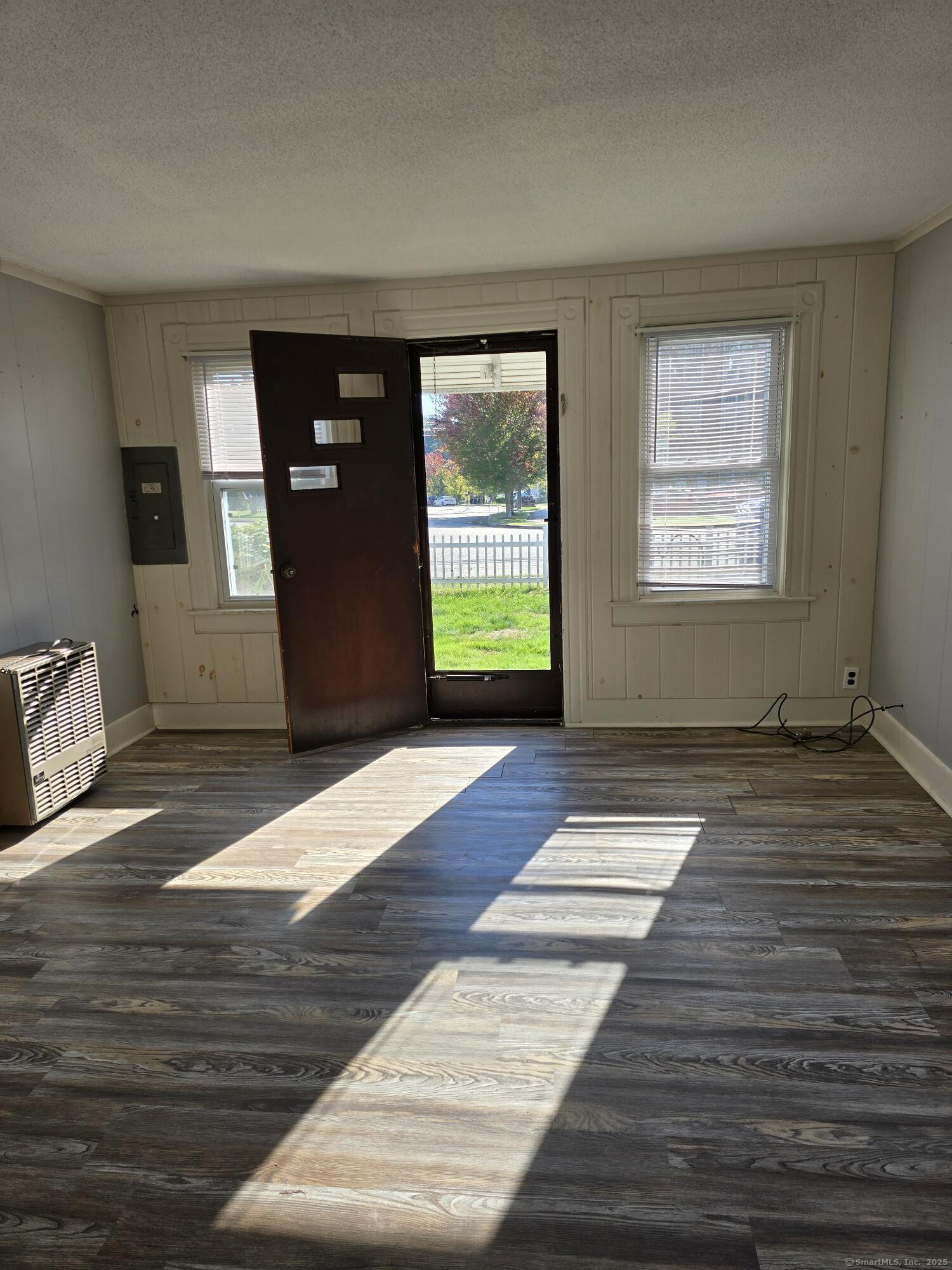 2 Pawcatuck, Stonington, 06379, 2 Bedrooms Bedrooms, 0 ,1 BathroomBathrooms,Single Family For Sale,For Sale,Pawcatuck,0,24140634