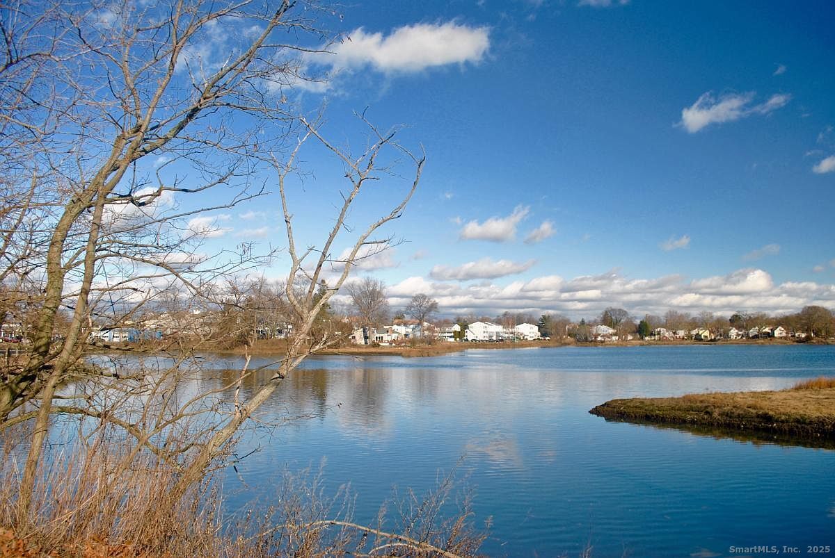 46 Riverside, Fairfield, 06824, 2 Bedrooms Bedrooms, 0 ,1 BathroomBathrooms,Residential Rental,For Sale,Riverside,0,24140613